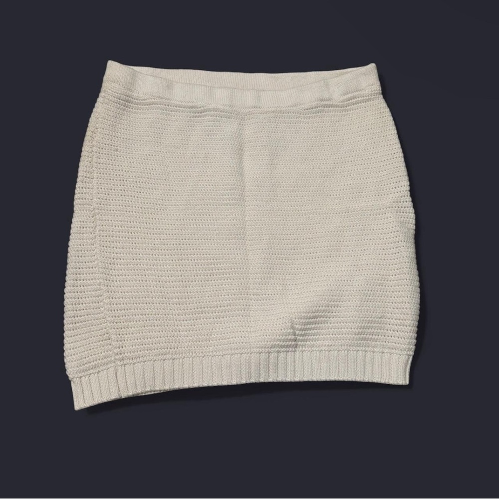 Elegant Cream Knit Skirt